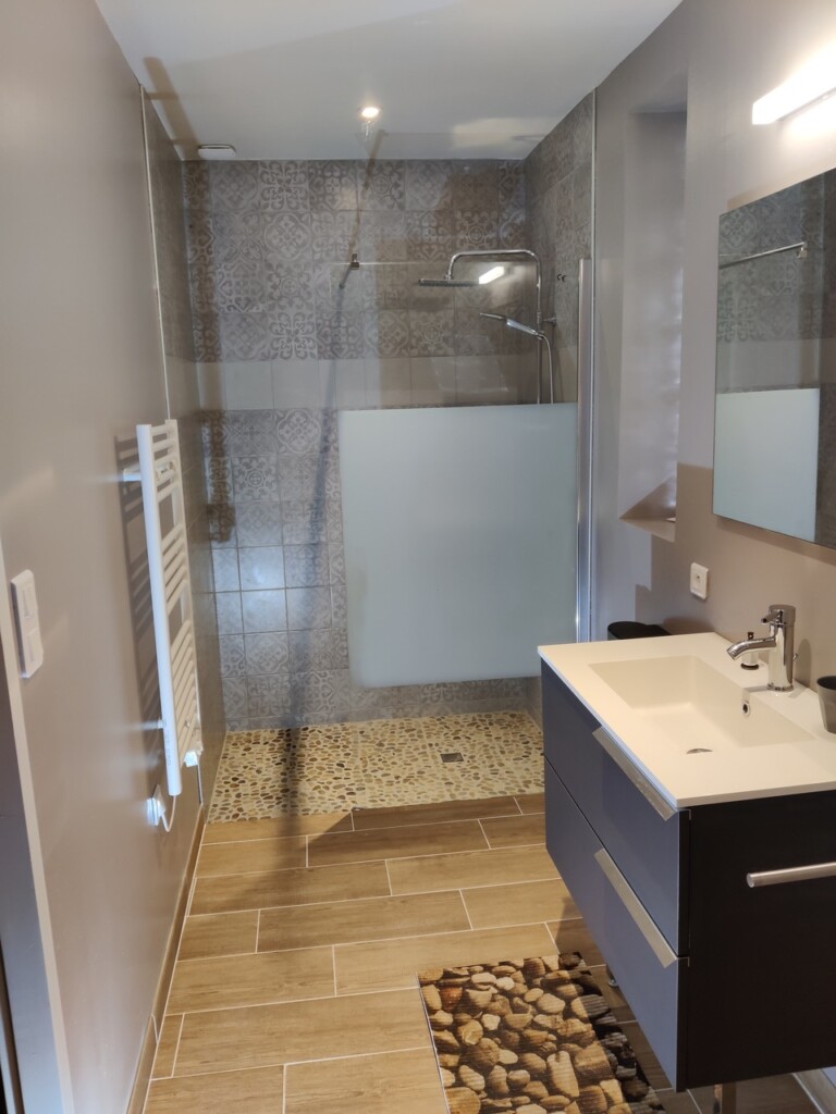 giIte badkamer 768x1024